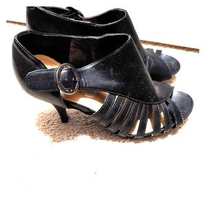 π 2 / $20 Nine West shoes